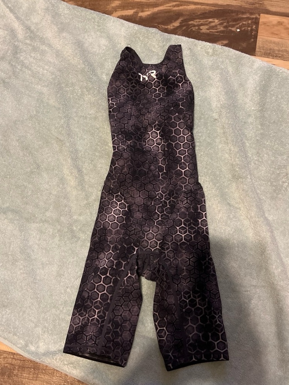 TYR Akurra thresher 12u approved tech suit